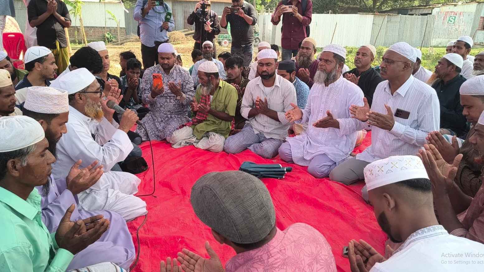 দৌলতদিয়ায় বাসডুবিতে নিহত ২৬ জনের স্মরণে দোয়া অনুষ্ঠিত