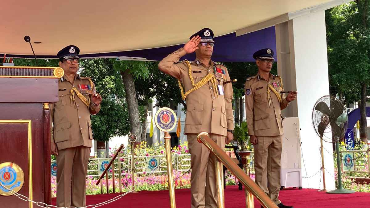 জনগণের নিরাপত্তা নিশ্চিত করা পুলিশের প্রধান দায়িত্ব: আইজিপি