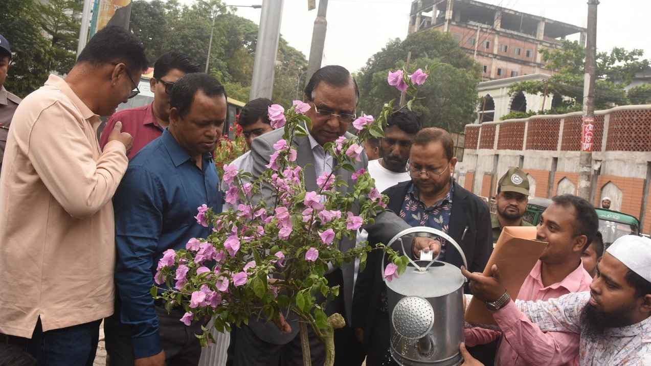 ‘জিরো পয়েন্ট থেকে ইন্টারকন্টিনেন্টাল 'মডেল রাস্তায়' রূপ দেওয়া হচ্ছে’ ‎