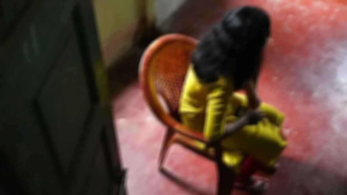 প্রেমের বিয়ে, বাবার বাড়িতে শিকলবন্দী কিশোরী উদ্ধার!