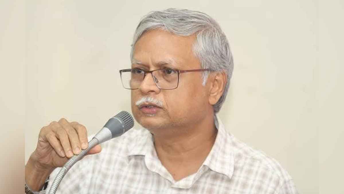 ‘অনলাইনে ক্লাস নেওয়া বাস্তবতা জ্ঞানহীন ফালতু সিদ্ধান্ত’