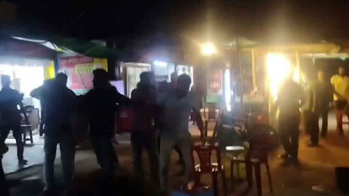 রাবিতে তুচ্ছ ঘটনায় দোকানির ওপর ছাত্রদল নেতার নেতৃত্বে হামলা