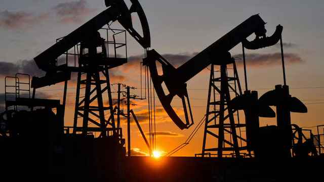 রাশিয়ার তেলে নিষেধাজ্ঞায় ছাড়ের মেয়াদ বাড়াল যুক্তরাষ্ট্র