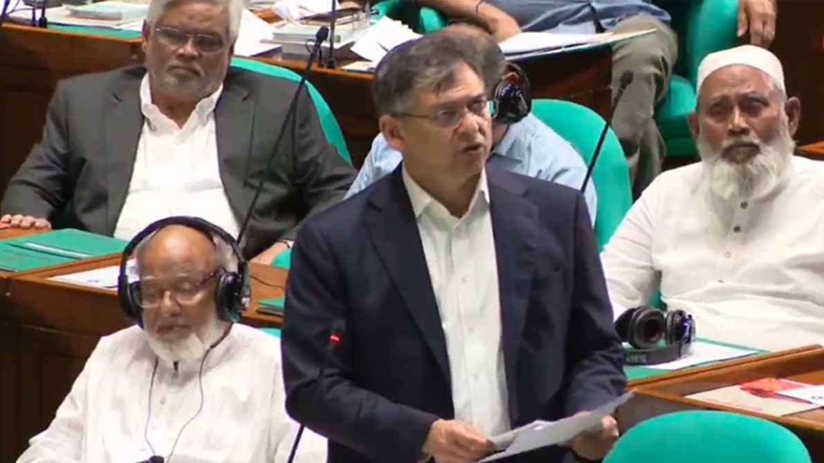 সংবিধান সংশোধনে সংসদে বিশেষ কমিটি গঠনের প্রস্তাব স্বরাষ্ট্রমন্ত্রীর