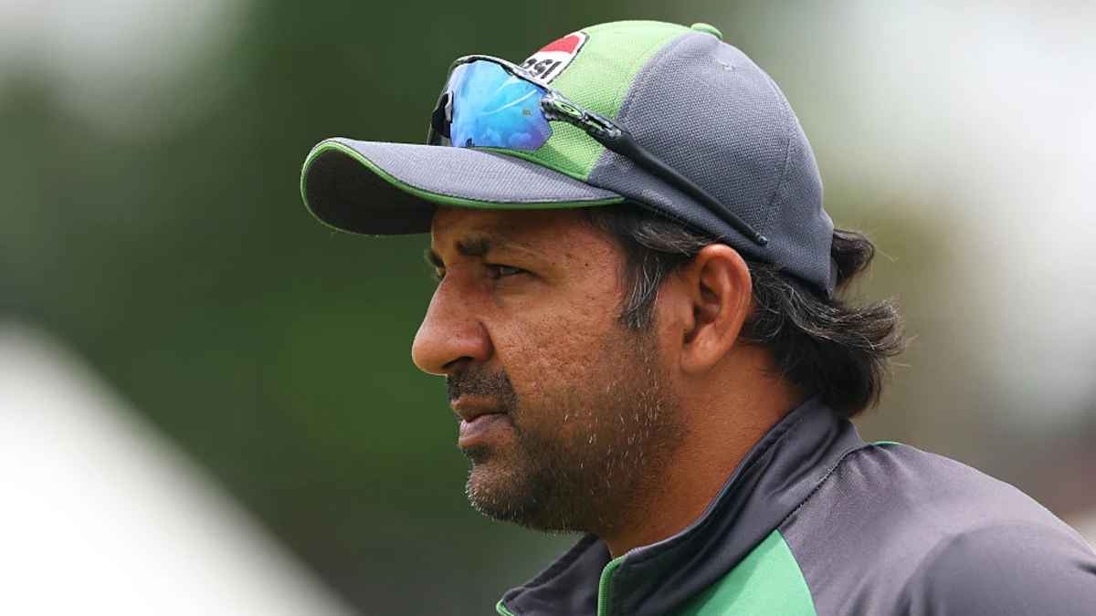 বাংলাদেশ সফরের আগে সমালোচনার কড়া জবাব দিলেন সরফরাজ