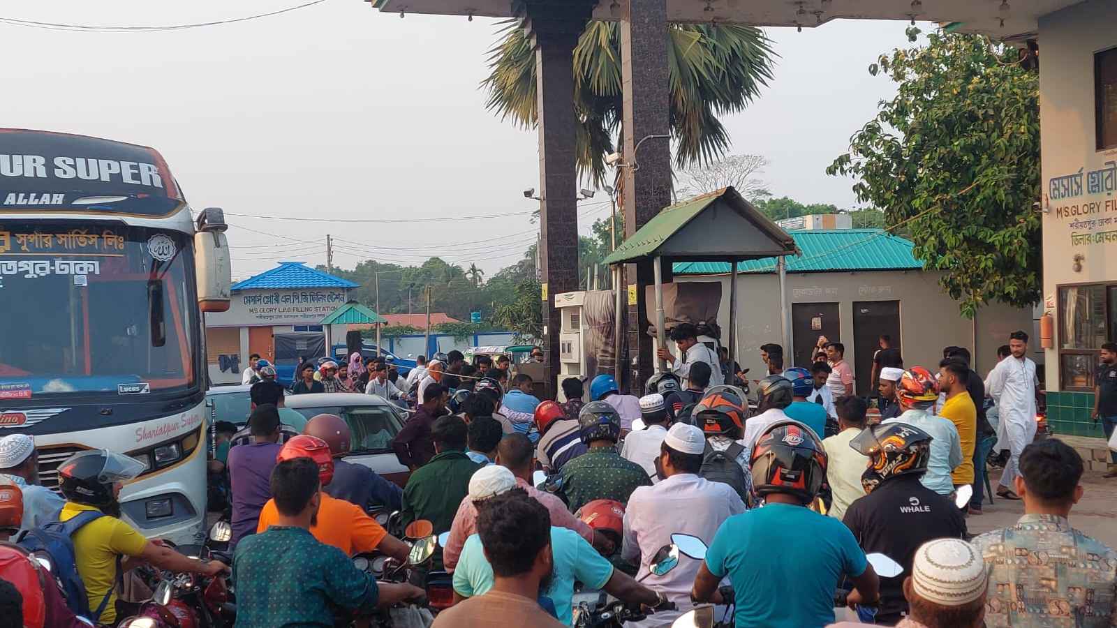 ডিজিটাল নজরদারিতে জ্বালানি বণ্টন, শরীয়তপুরে বদলাচ্ছে চিত্র
