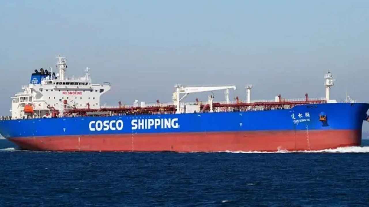 চট্টগ্রাম বন্দরে ১ লাখ ৩৮ হাজার টন জ্বালানি তেল নিয়ে চার জাহাজ