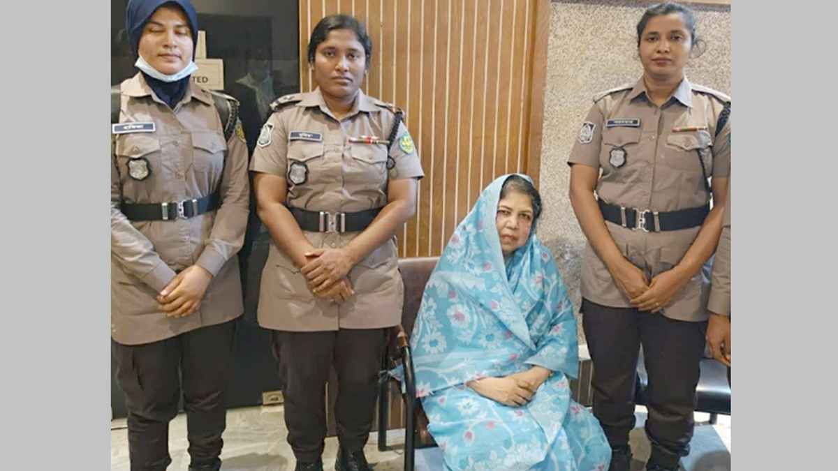 ডিবি কার্যালয়ে নেওয়া হয়েছে শিরীন শারমিনকে, চলছে জিজ্ঞাসাবাদ