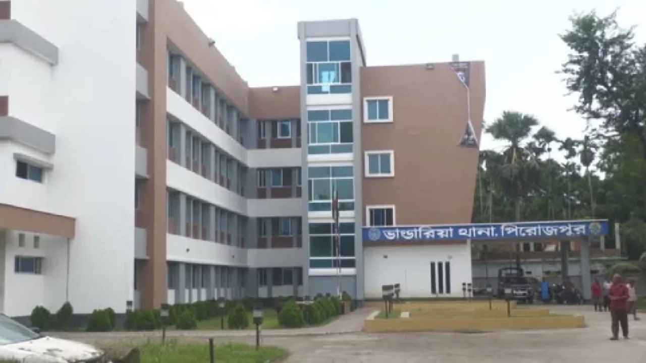 পরীক্ষা শেষে লামিয়া জানতে পারল প্রশ্নটি ২০২৫ সালের!