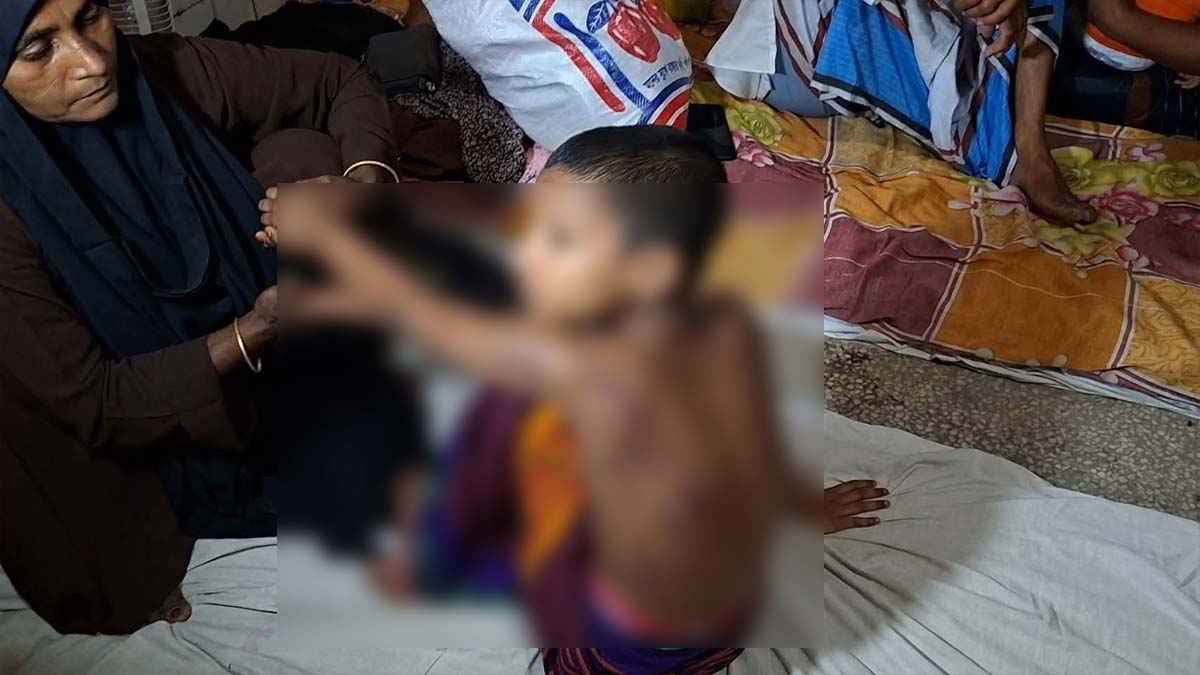 গোসল না করায় শিক্ষার্থীকে পিটিয়ে জখম, শিক্ষক আটক