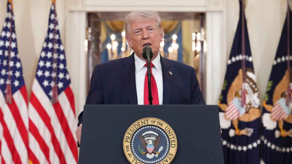 এক রাতেই ইরানকে ধ্বংস করা সম্ভব, হতে পারে মঙ্গলবারই: ট্রাম্প