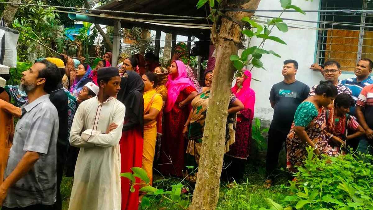 কেশবপুরে মেয়ের হাতে মা খুন, মেয়ে আটক