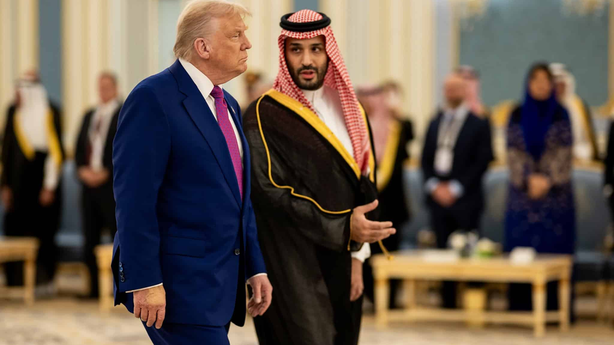 ইরানের বন্দর অবরোধ প্রত্যাহারে যুক্তরাষ্ট্রকে চাপ দিচ্ছে সৌদি