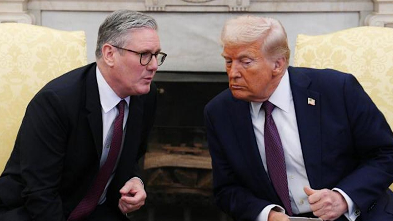 হরমুজ প্রণালি নিয়ে ট্রাম্প–স্টারমারের ফোনালাপ