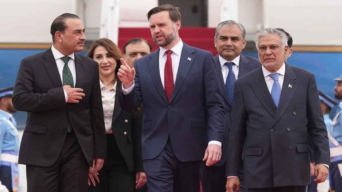 মার্কিন প্রতিনিধিদল পাকিস্তানে এসে পৌঁছেছে