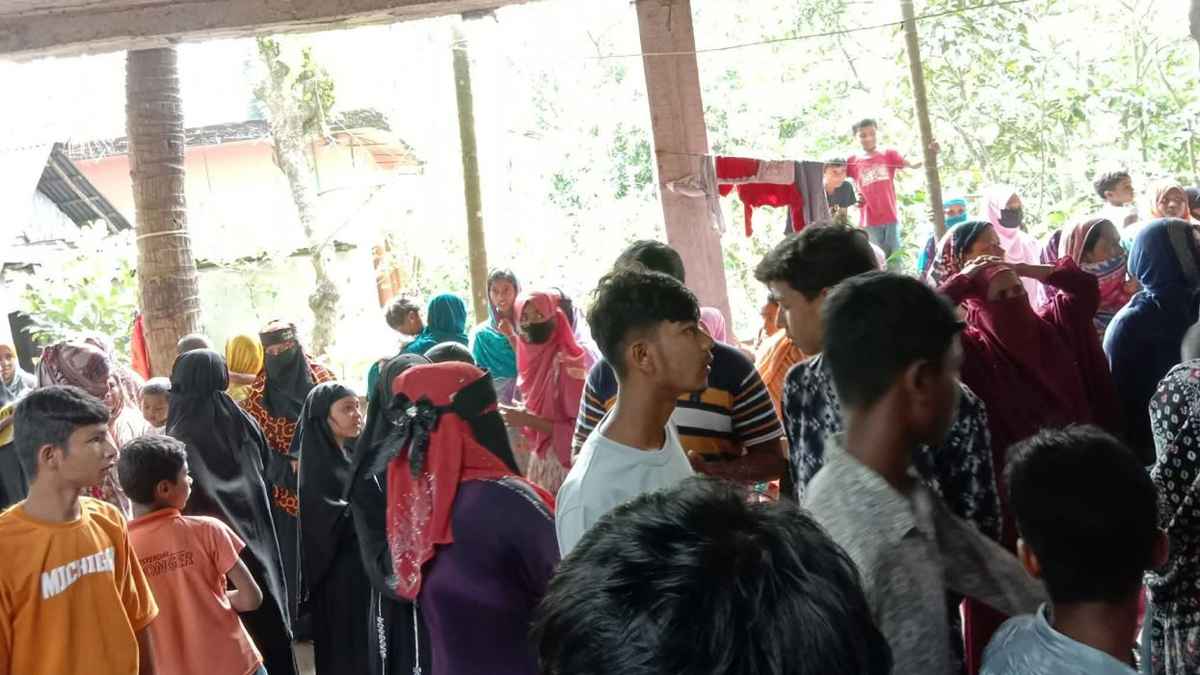 ভোলায় প্রবাসীর স্ত্রীকে কুপিয়ে হত্যা, ছেলে আহত