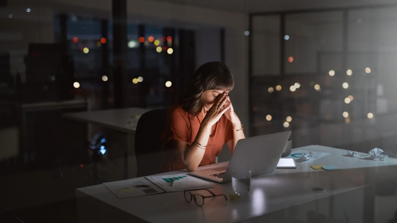 w-1280,h-720,format-jpg,imgid-01kg6nzb9trxdaxwxv2xs1nsmz,imgname-burnout-1769750900026