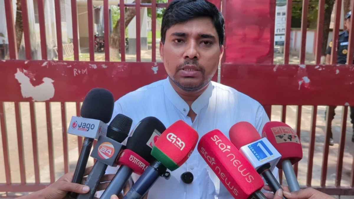 স্বামীর মৃত্যুতে প্যারোলে মুক্তি চেয়ে দীপু মনির পরিবারের আবেদন