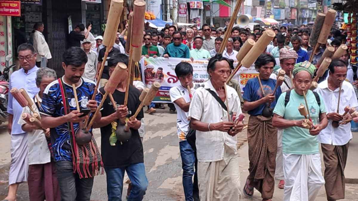 বান্দরবানে আন্তর্জাতিক আদিবাসী দিবসে র্যালি