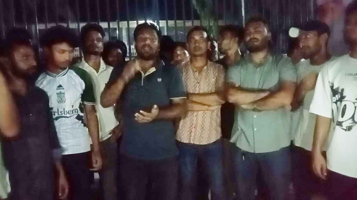 ফ্যামিলি কার্ড শুমারির নিয়োগে ‘অনিয়ম’, ফল বাতিলে ছাত্রদলের বিক্ষোভ