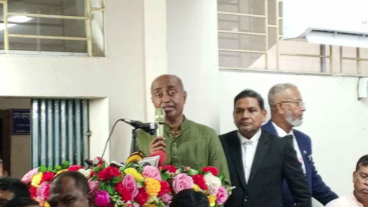জুলাই বিপ্লবের আত্মত্যাগের বাংলাদেশ নিয়ে ছিনিমিনি খেলা নয়: আইনমন্ত্রী