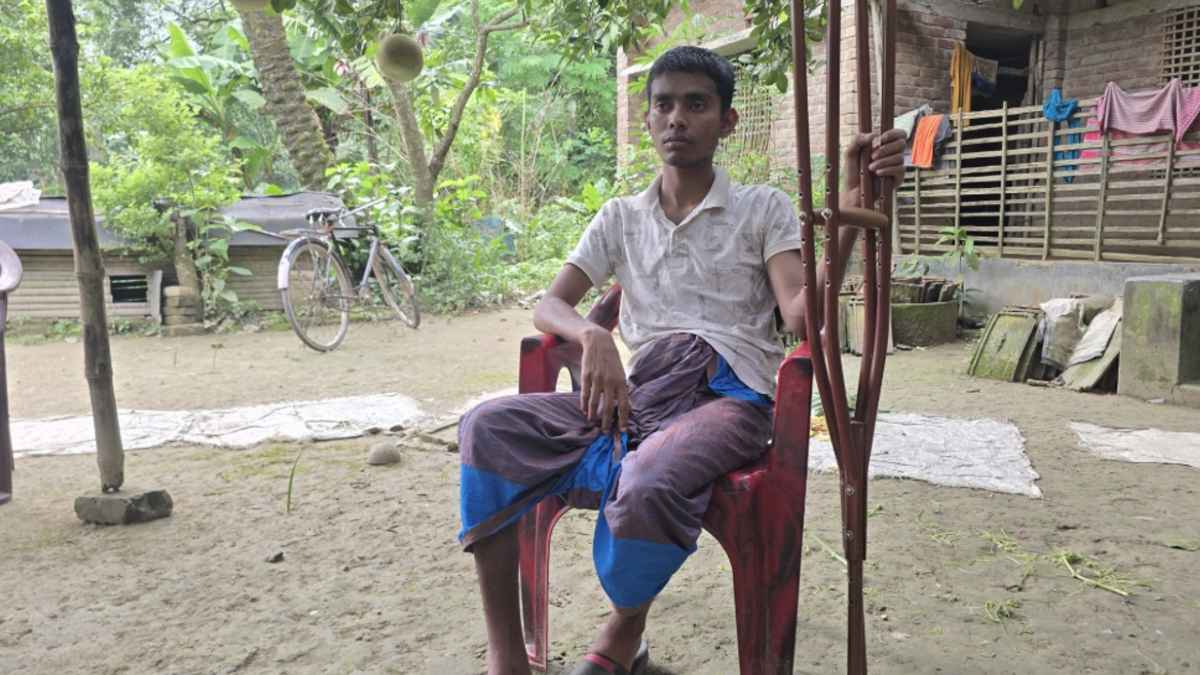 রাশিয়ায় যুদ্ধের ময়দান থেকে ফেরা আহত রাজনের ওপর বাড়িতে হামলা