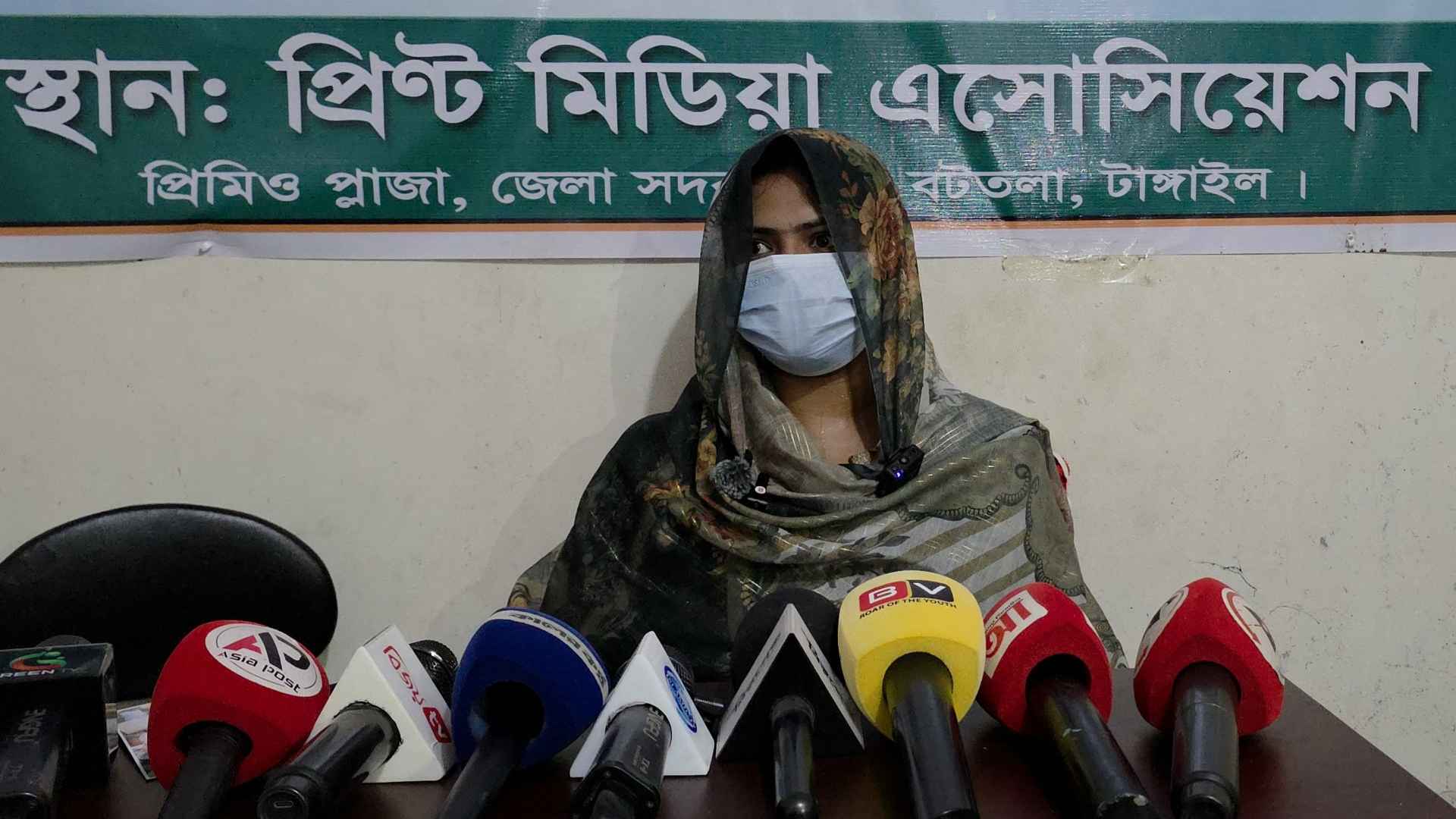 টাঙ্গাইলে নির্যাতন ও পরকীয়ার অভিযোগে স্বামীর বিরুদ্ধে সংবাদ সম্মেলন