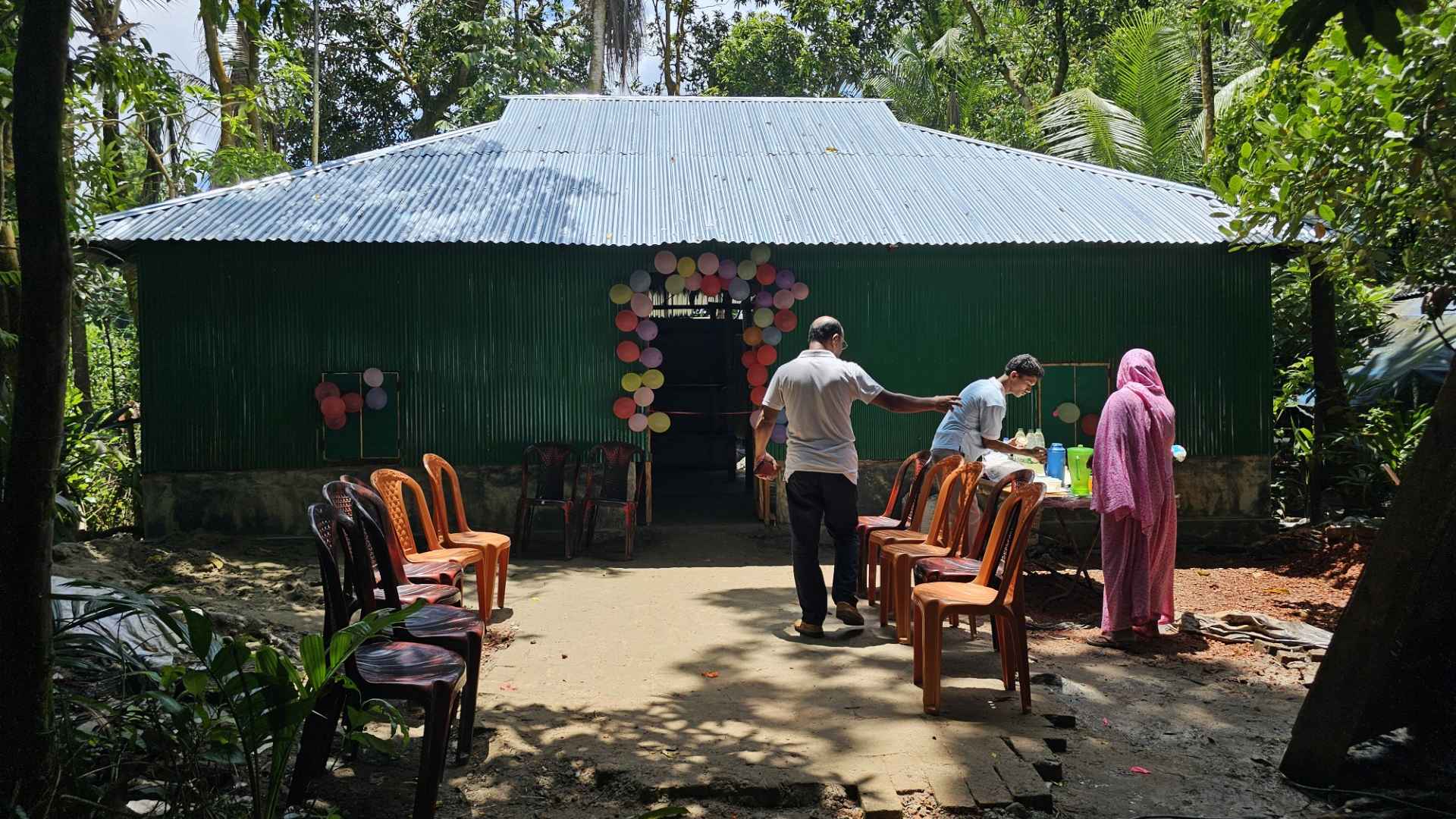 আঞ্জুমানের সহায়তায় নতুন ঘর পেয়ে আপ্লুত পারভীন
