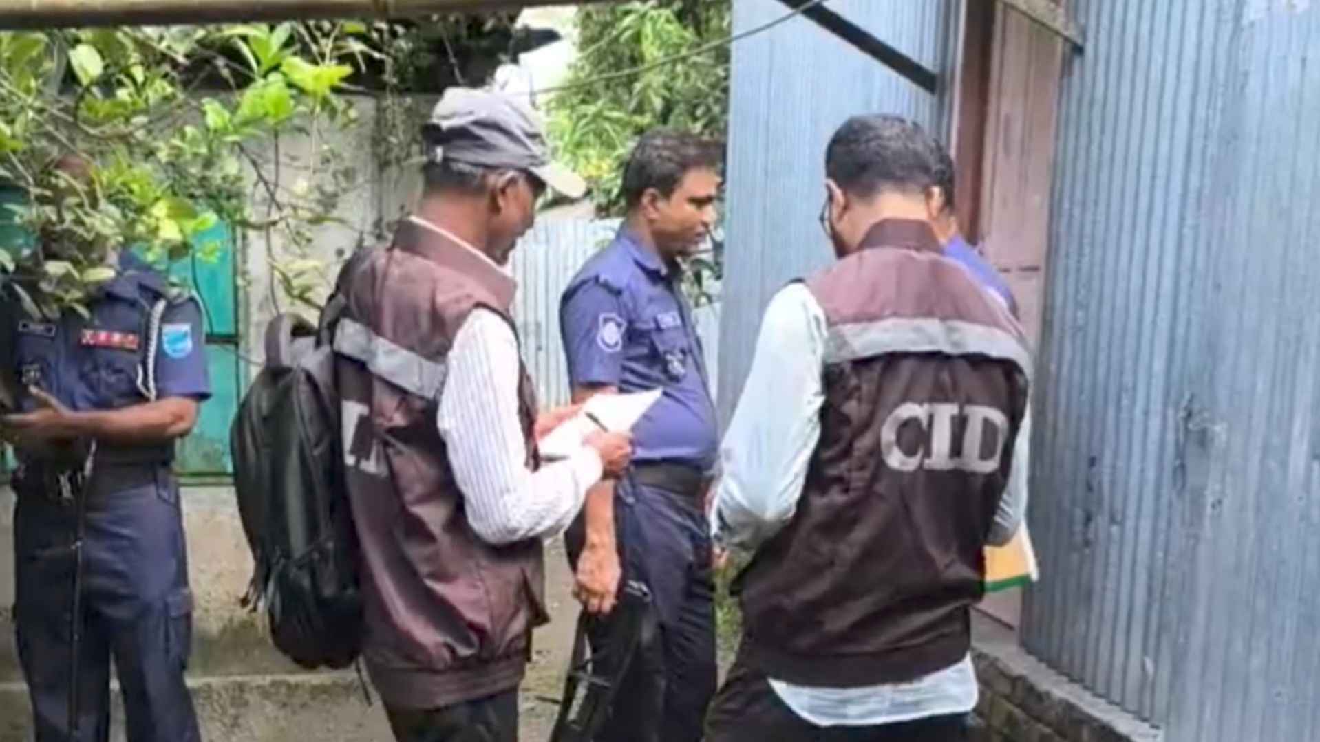 দৌলতদিয়া যৌনপল্লীর চা-দোকানিকে গলা কেটে হত্যা