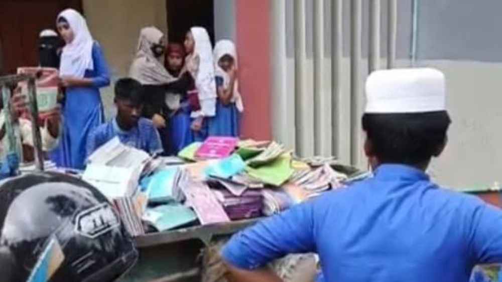 মাদরাসা থেকে সরকারি বই বিক্রির অভিযোগ, তদন্ত কমিটি