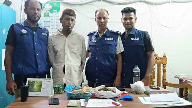 বাউফলে মাদকবিরোধী অভিযানে শ্রমিক দলের নেতা গ্রেফতার