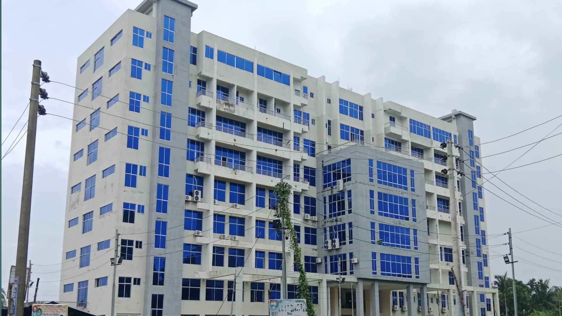 ৭০ কোটি টাকার হাসপাতাল ভবন, তিন বছরেও মিলছে না পূর্ণ সেবা