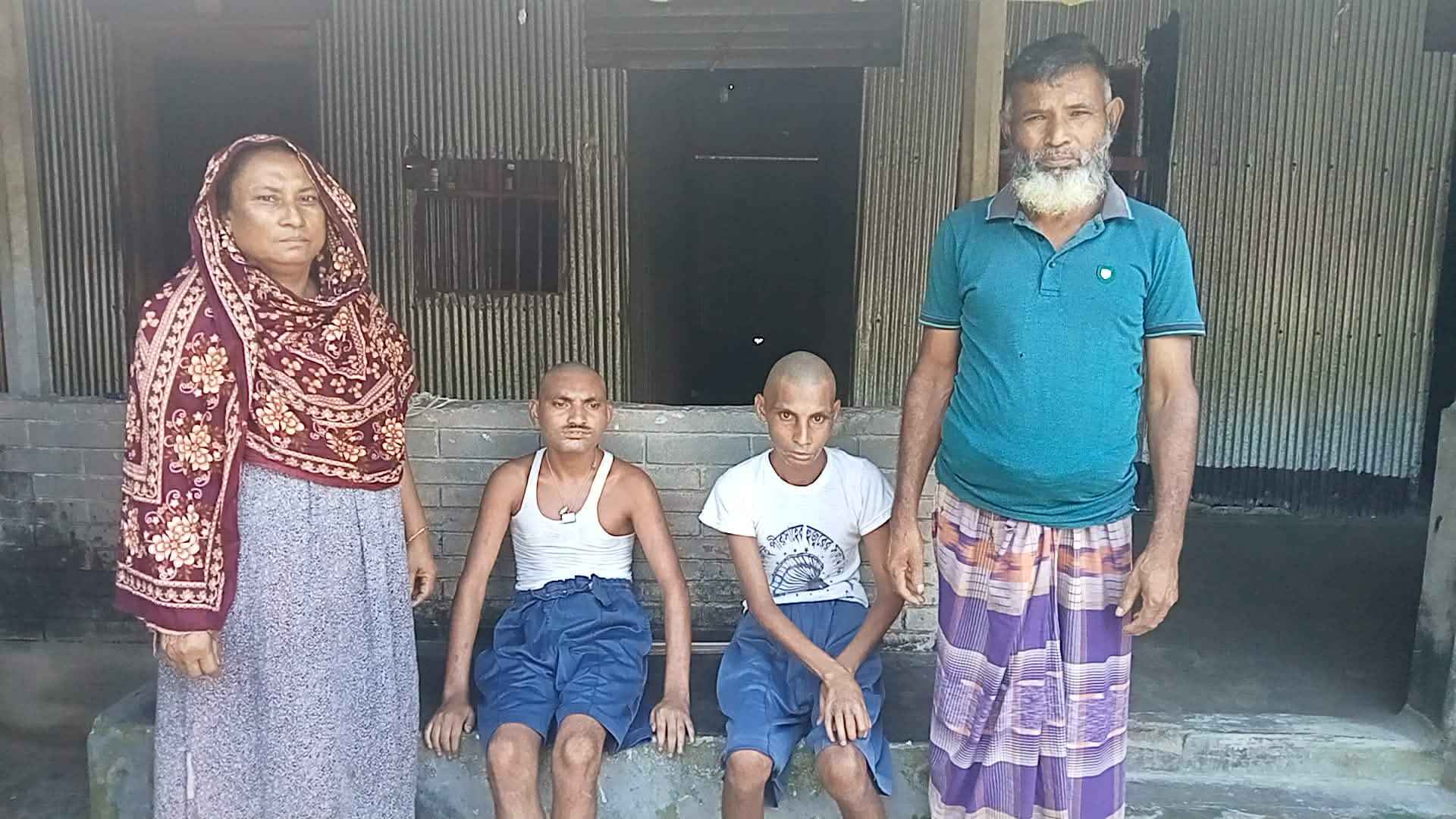 প্রতিবন্ধী দুই ছেলের ভবিষ্যৎ নিয়ে বাবা-মায়ের উদ্বেগ