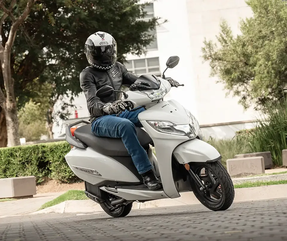 Activa125_Gallery_Thumb_1_960x806
