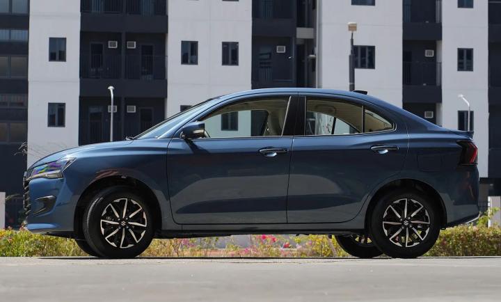 Dzire-Hybrid-360-exterior-placeholder_1744272295555