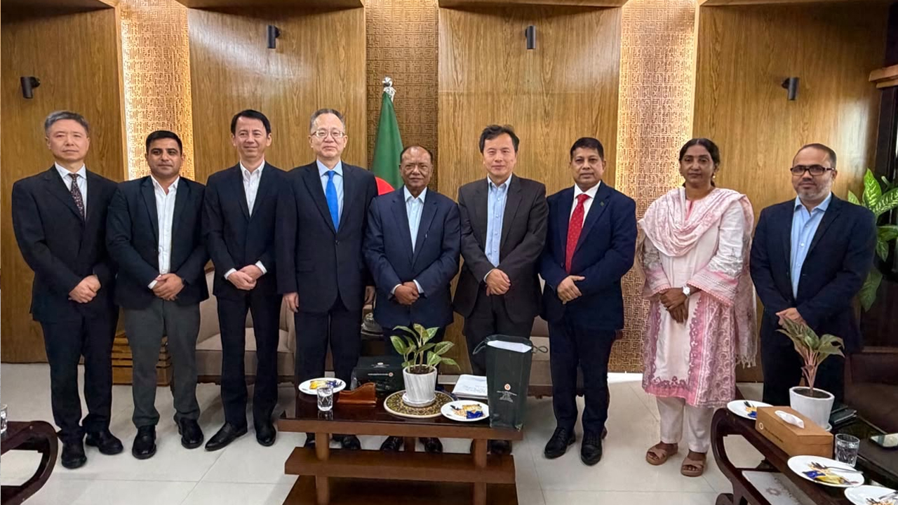 Environment_Minister_Abdul_Awal_Mintoo_and_ADB_Vice_President_Yingming_Yangye_1