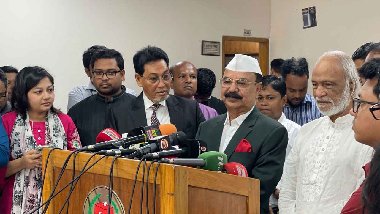 রাষ্ট্রপতি নির্বাচনের আগের ৭০ অনুচ্ছেদের প্রশ্ন অবান্তর: গয়েশ্বর