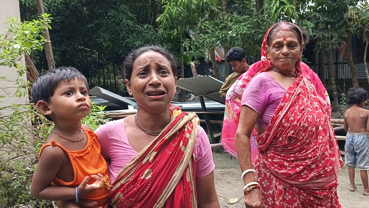 Home_vandalized_in_Lakshmipur_on_drug_trafficking_charges_1