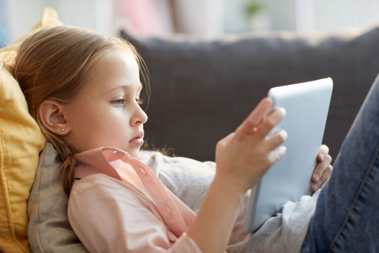 How-To-Keep-Children-Safe-Online-750x500