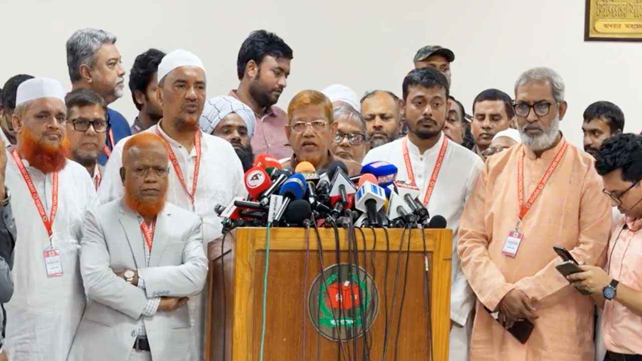 ‘দলীয় বৈঠকের জন্য সচিবালয় নয়’, বিএনপির সমালোচনায় জামায়াত