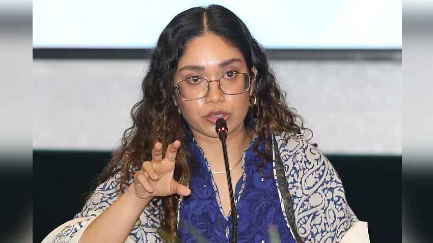 ড্রাইভিং লাইসেন্স পাওয়ার পর অভিজ্ঞতা জানালেন জাইমা রহমান