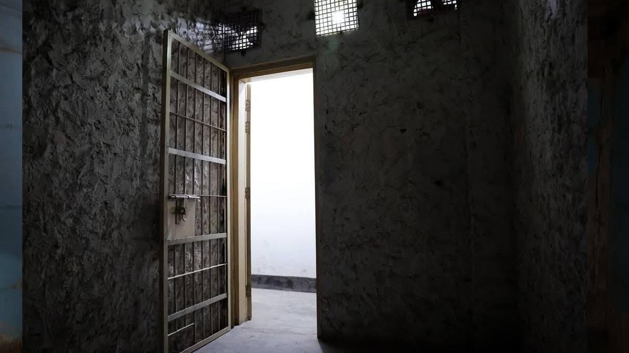 Joint_Interrogation_Cell_4