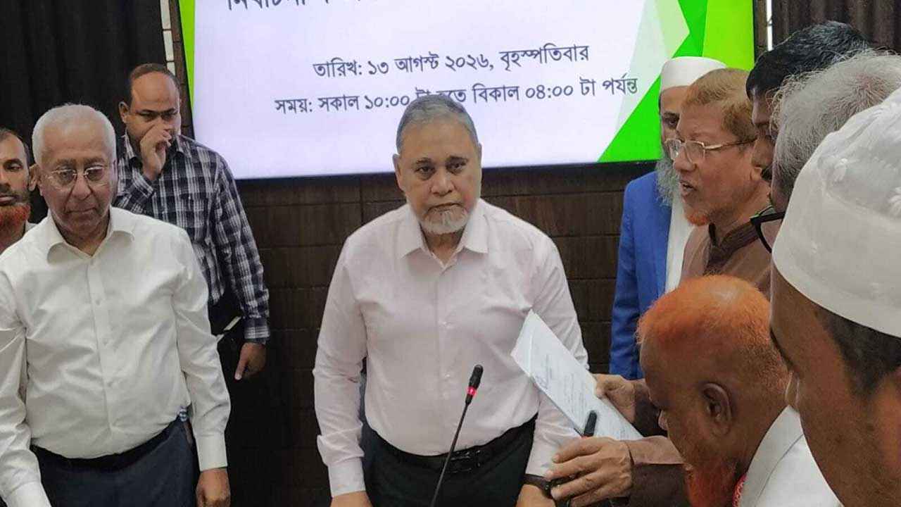 রাষ্ট্রপতি পদে কর্নেল অলির মনোনয়নপত্র দাখিল