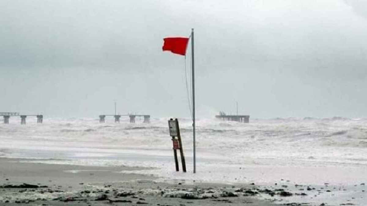 উত্তাল হতে পারে সাগর, ৪ সমুদ্রবন্দরে ৩ নম্বর সতর্ক সংকেত