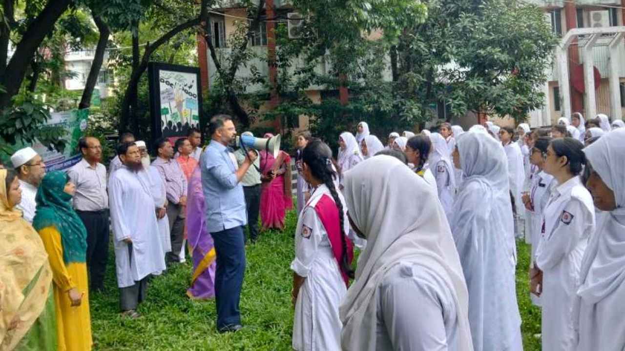 শিক্ষার্থীদের একটি করে গাছ লাগানোর আহ্বান ক্রীড়া প্রতিমন্ত্রীর