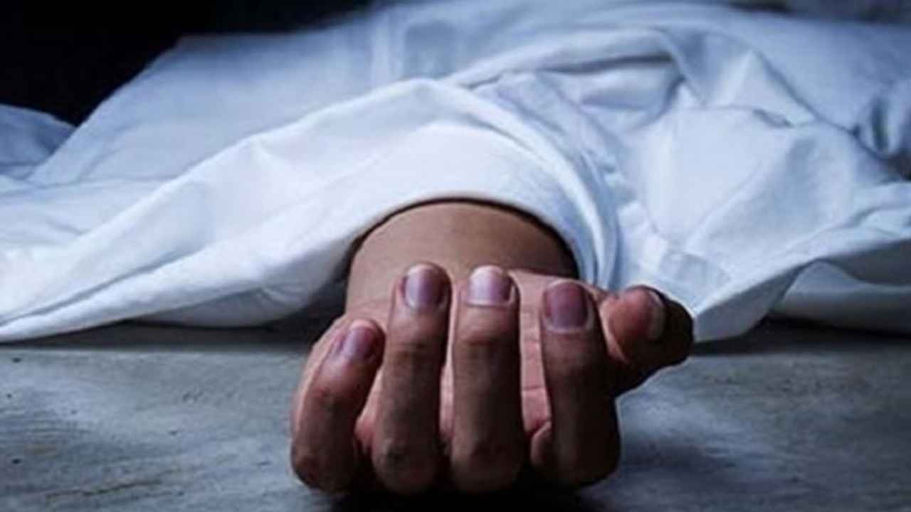 বাগেরহাটে পুকুর থেকে অজ্ঞাত নারীর অর্ধগলিত মরদেহ উদ্ধার