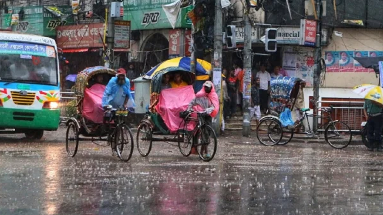 সারাদেশে বৃষ্টির সম্ভাবনা, কমতে পারে তাপমাত্রা