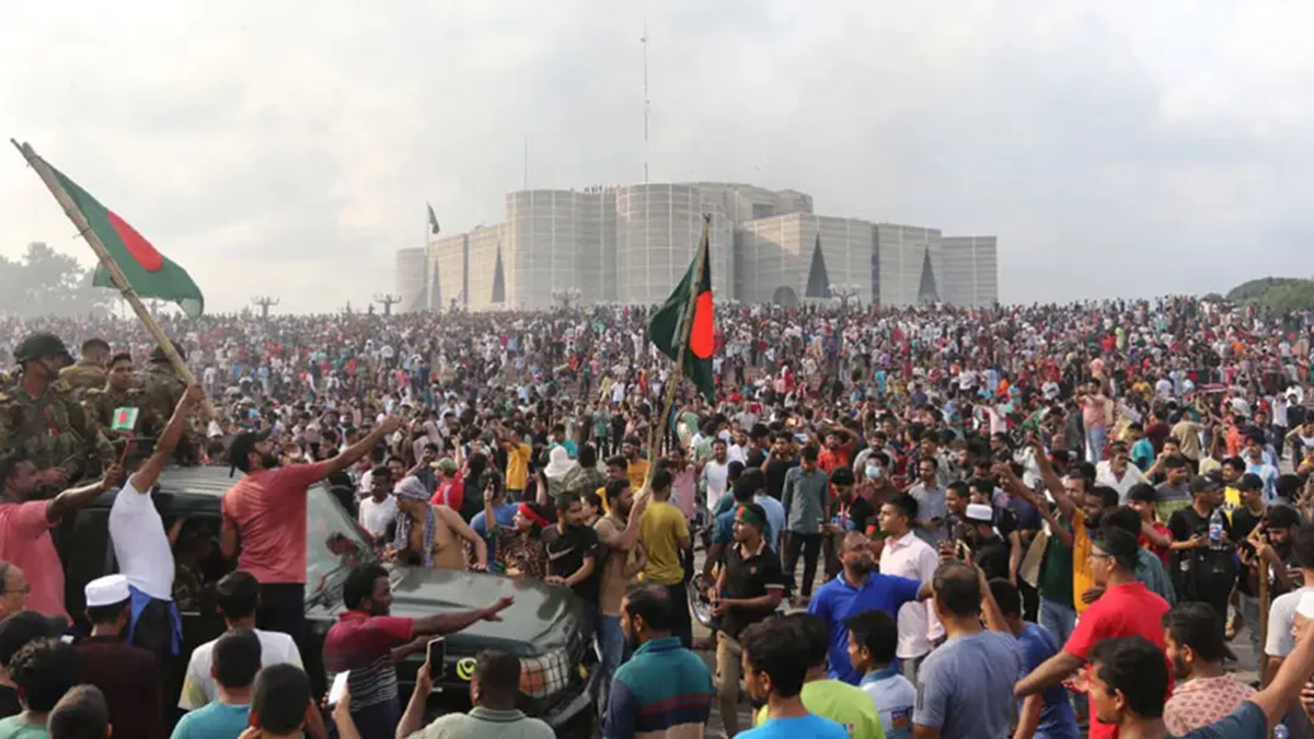 জুলাই বিপ্লবের ২ বছর: বিশ্ব গণমাধ্যমের চোখে বাংলাদেশের রূপান্তর