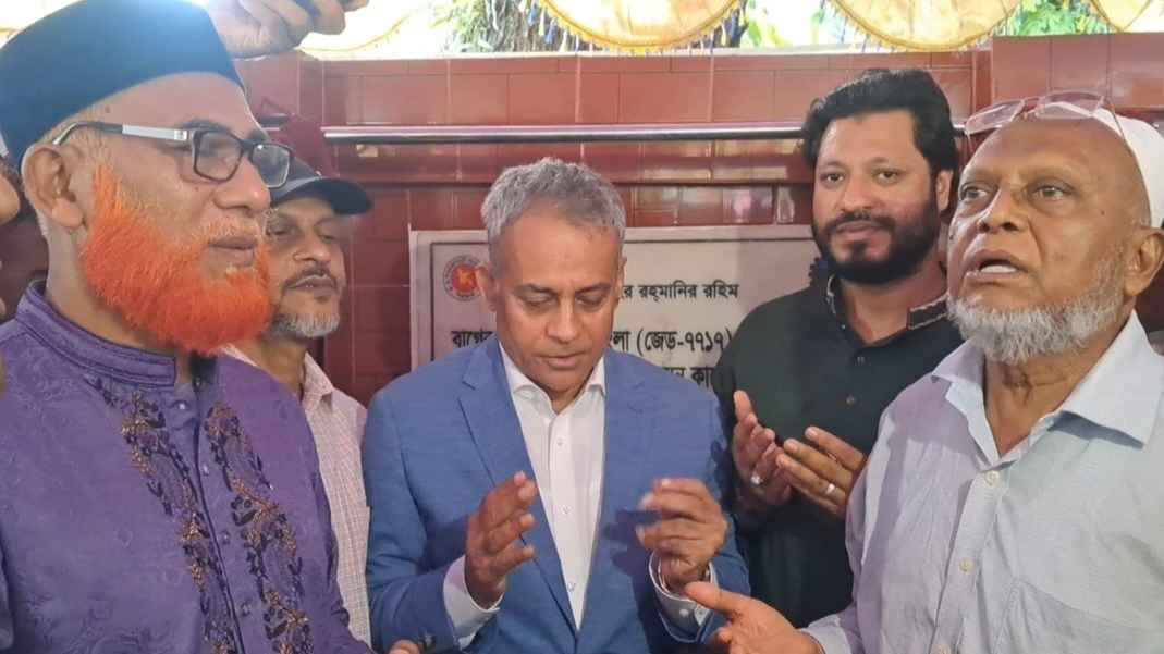 দীর্ঘদিন পর দশানী-গিলাতলা সড়কের সংস্কারকাজের উদ্বোধন