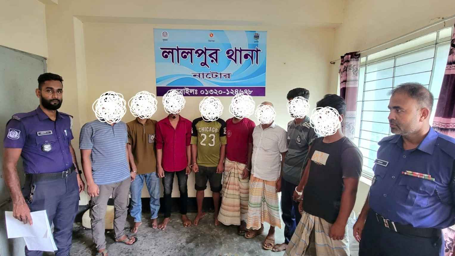 নাটোরে ফসলি জমির মাটি পরিবহনের দায়ে ৬ ট্রাকসহ গ্রেফতার ৮